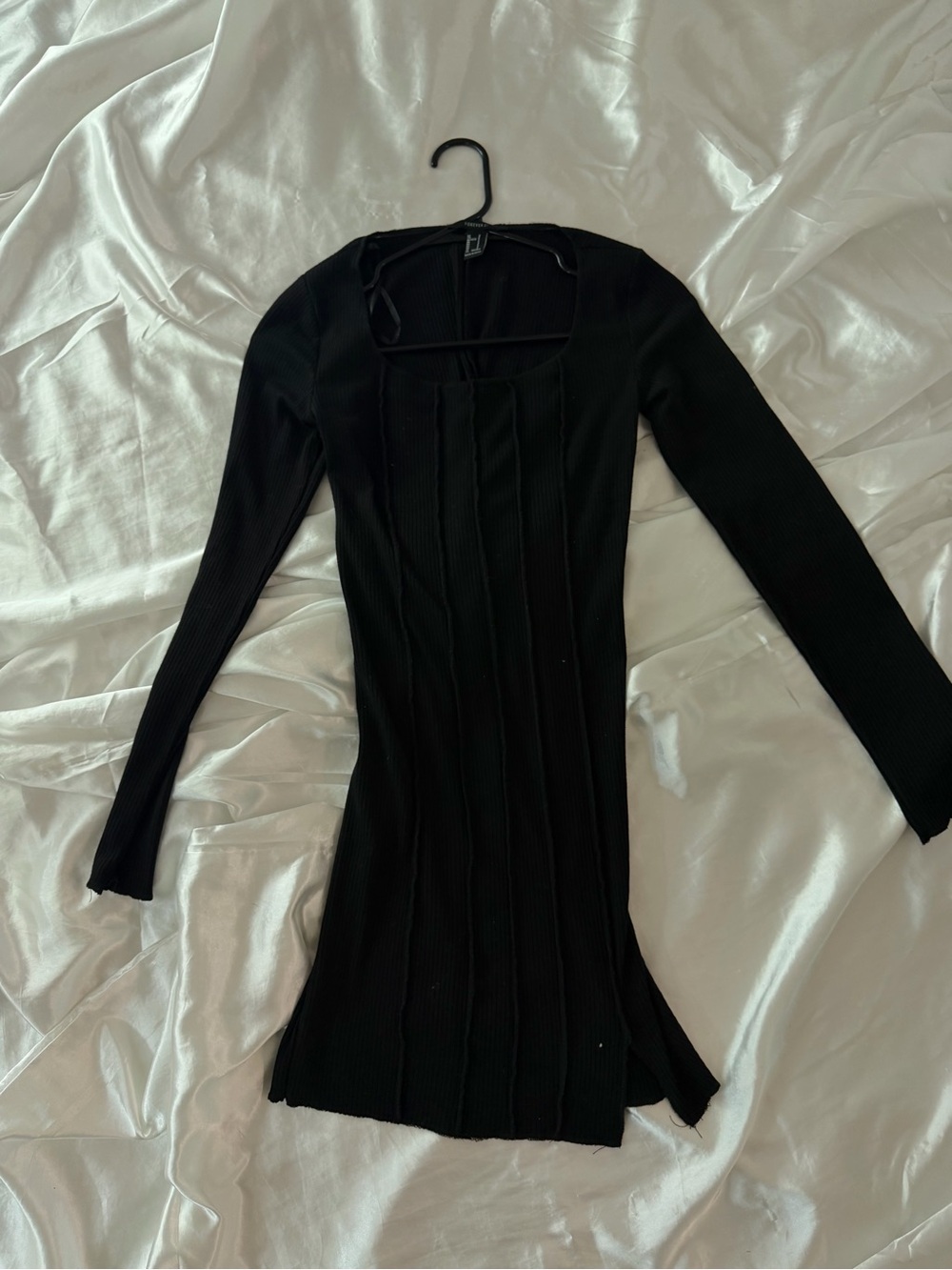 Women's Black Ribbed Long-Sleeve Knit Dress